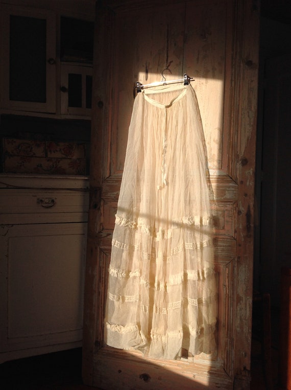 wonderful cream tulle skirt petticoat, very long!