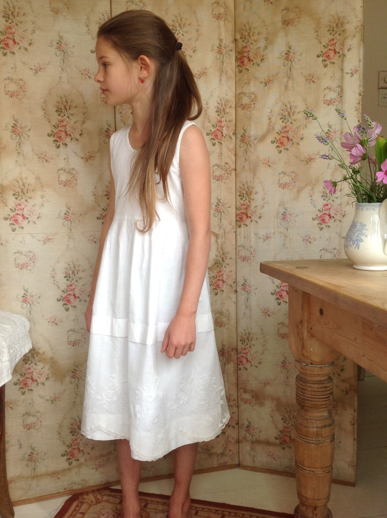 1920s linnen and lace dress