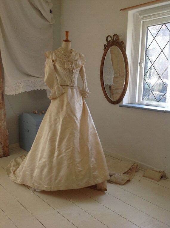 RESERVED amazing wedding dress, antique silk and … - image 6