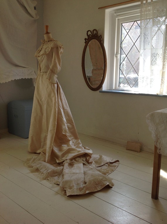 RESERVED amazing wedding dress, antique silk and … - image 1