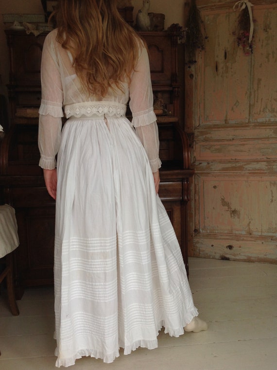 Beautiful antique petticoat. Crisp cotton. Heavy … - image 7