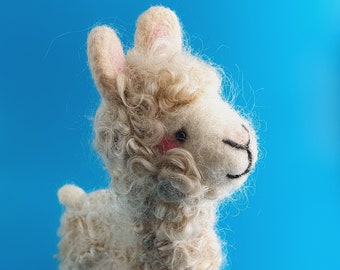 Needle Felted Beige Llama / Handmade Decoration / Wool Felt Animal / Needle Felted Toy / Unique Gift