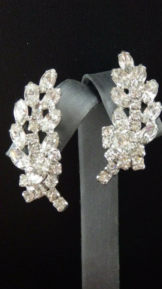 Unsigned Weiss Marquise Rhinestone Long Curved Fr… - image 2