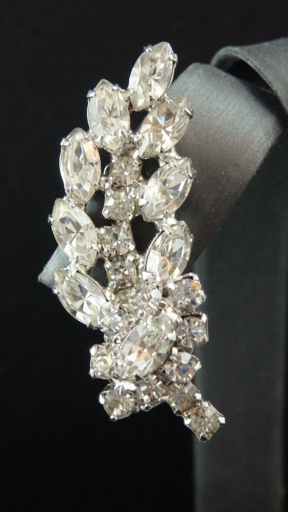 Unsigned Weiss Marquise Rhinestone Long Curved Fr… - image 3