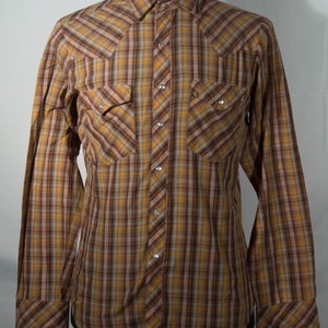 Vintage Pearl Snap Shirt Western Wear Cowboy Top 80&#39;s Madman Label Lightweight Plaid Long Sleeve Men&#39;s Size Small 42&quot; chest, 15&quot; collar
