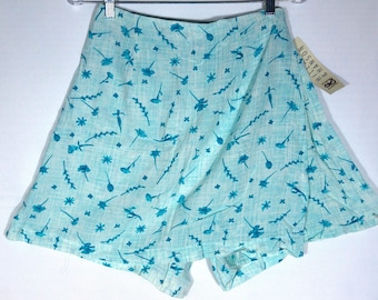 Vintage Floral Skort: 80s/90s High Waist Mini Skirt, USA Made - Size M