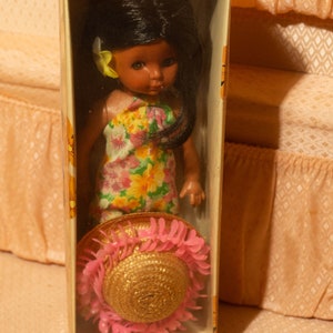 Vintage Hawaiian Hula Doll: 1960s Mele Tourist Collectible, New in Box