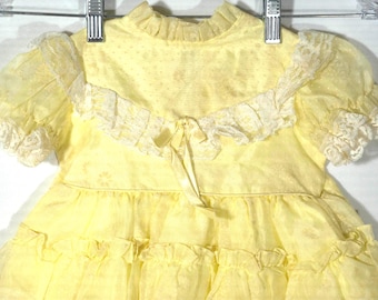 Vintage Baby Dress: 50s/60s Yellow Lace Formal / Church / Easter Infant Gown