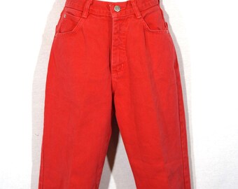 Jeans Mom de mezclilla roja vintage: cintura alta, azul ancla de los años 80, hechos en EE. UU.