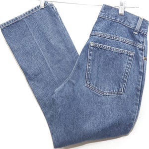 Vintage LLBean Jeans 1990&#39;s L.L. Bean Label Straight Leg Medium Blue Wash All Cotton Denim - VTG Women&#39;s Size 8 Regular , 31&quot; Waist