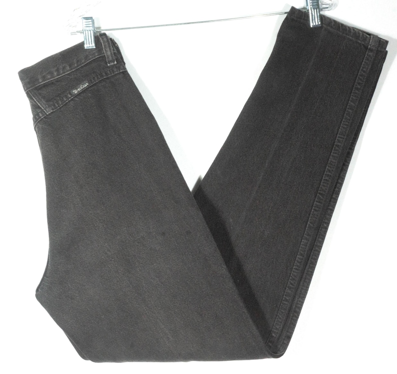 **PLEASE NOTE** The interior camera lens had spots: There are no distinct spots stains on these pants.**
