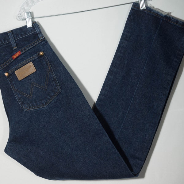Vintage Wrangler's Jeans Western Wear Cotton Denim Made in USA Women's Cowgirl Bootcut Dark Blue Wash - *VTG Size* 9, 28" Waist , 32" Inseam