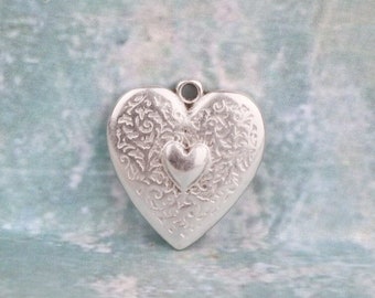 Pendentif coeur de 20 mm avec motif floral-Cœur en argent antique-Fournitures pour bijoux de qualité-Quantité 1