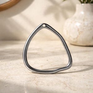 2 colgantes de triángulo orgánico - Colgante de bucle - Eslabón redondo - Colgante de bucle - Componentes de joyería - CANTIDAD 2