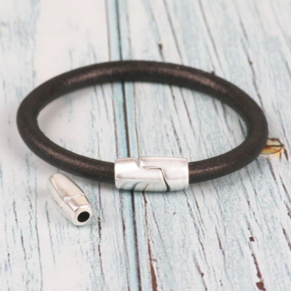 Magnetic clasp for 5mm round leather cord - Bracelet clasps - Zamak Findings -Sterling silver plated -Qty 1