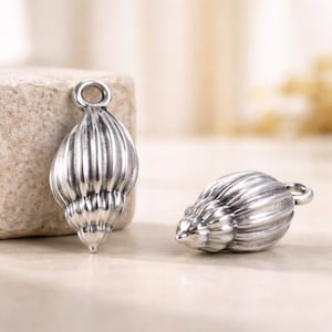 4 Ciondoli in conchiglia d'argento anticato - Forniture per la creazione di gioielli