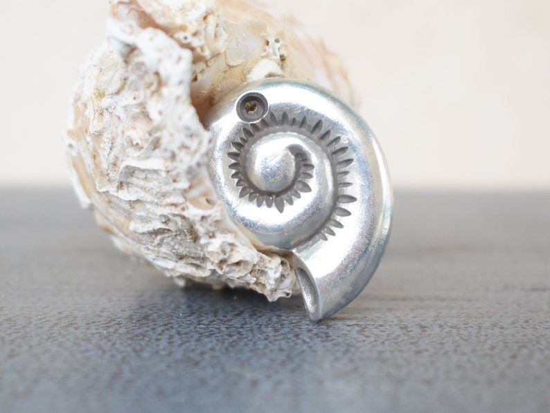 Spiral Shell pendant,snail shell pendant seashell charms antique silver, summer charms ammonite fossils charms sea shell,boho charms