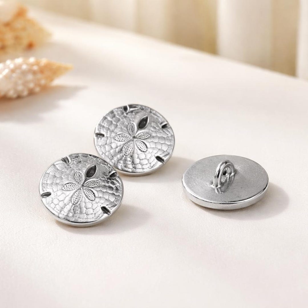 Fine Silver Plated Pewter Sand Dollar Button, Tierra Cast (21mm
