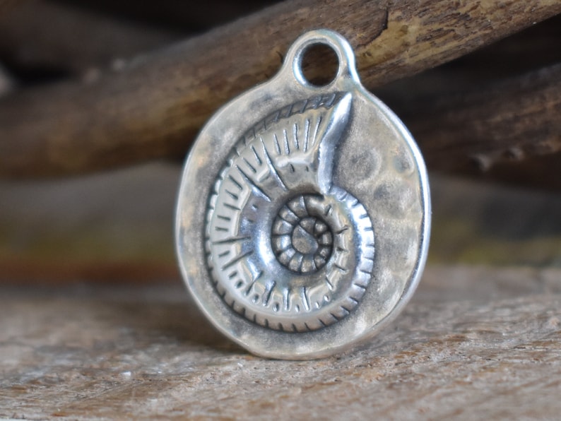 Double sided shell pendant-21mm-Sterling silver palted-Qty 1
