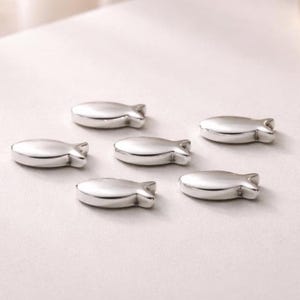 Koraliki suwakowe w kształcie rybek, platerowane srebrem próby 925, sznurek 1,5 mm (4 szt.)