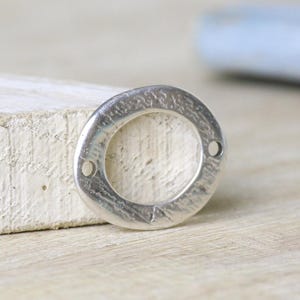 Conector de anillo orgánico de 4 piezas - Colgante de bucle - Eslabón redondo - Colgante de bucle - Componentes de joyería - Cantidad: 4