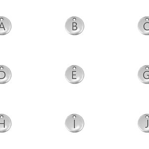 Initiale en argent double face, breloque-pièce en argent, breloque ronde en argent, disque ABC, plaqué argent sterling, fabriqué en Europe, quantité 1
