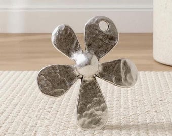 Hammered flower pendant, 35mm,jewelry making supplies, QTY 1