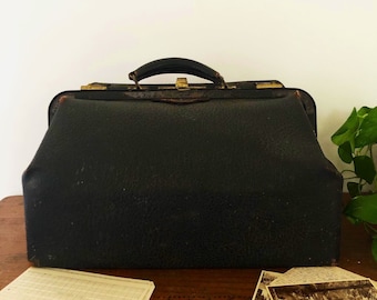 Antique Cowhide leather doctor’s bag , vintage leather bag, antique cowhide doctors bag