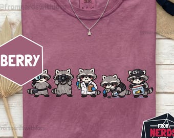 Chemise 1717 Comfort Colors pour ratons laveurs médico-légale |  Cadeau pour la science médico-légale | Médecin légiste | Amateur de séries policières | T-shirt raton laveur Doodle