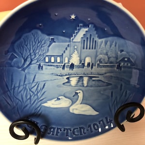 Collectible Christmas Plate, 1974 Christmas in the Village, Bing & Grondahl Danish Christmas Plate