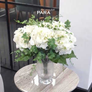 Large Real Touch Hydrangea Centerpiece/Artificial Floral Arrangement/Luxury Faux Flower_Large White Hydrangeas within Glass Vase