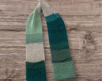 Crochet Pocket Scarf, Handmade Chunky Knit, Women's Warm Scarf