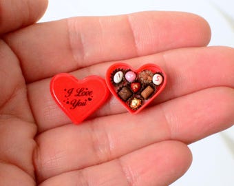 Miniature Valentine Chocolate Box 1:12 Scale – Handmade Dollhouse Heart Candy Box, Romantic Mini Food Accessory