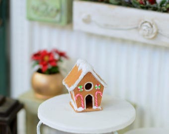 Miniature Gingerbread House, Miniature Christmas Decorations, Christmas Miniatures, Dollhouse Accessories, Dollhouse Decor