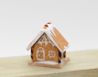 Handmade Miniature Halloween Gingerbread House: Dollhouse Decor