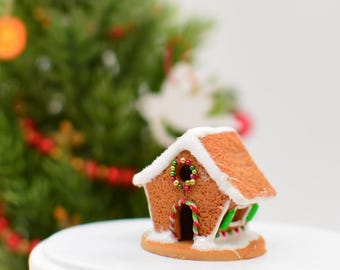 Miniature Gingerbread House, Miniature Christmas Decorations, Christmas Miniatures, Dollhouse Accessories, Dollhouse Decor