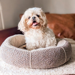 Cama para perros con suéter reciclado sales