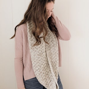 CROCHET PATTERN, Crochet Infinity Scarf Pattern, Crochet Wrappable Scarf Pattern, Crochet Scarf for Women