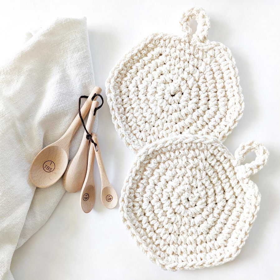 The Best Double Thick Crochet Potholders - Jewels & Jones