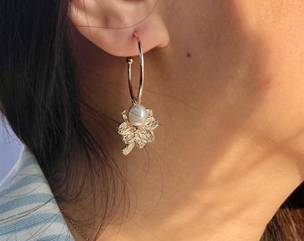 Clover and Pearl Earrings, Freshwater Pearl push dangle earrings, Simple, Handmade, Garden Vibe, Gift for Her
