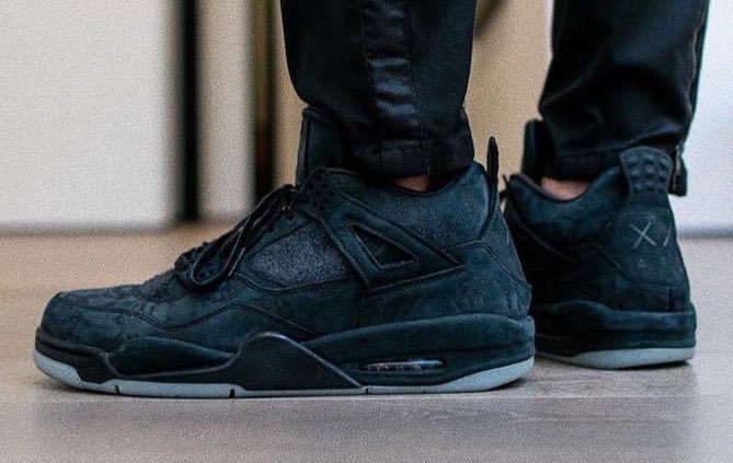 air jordan x kaws