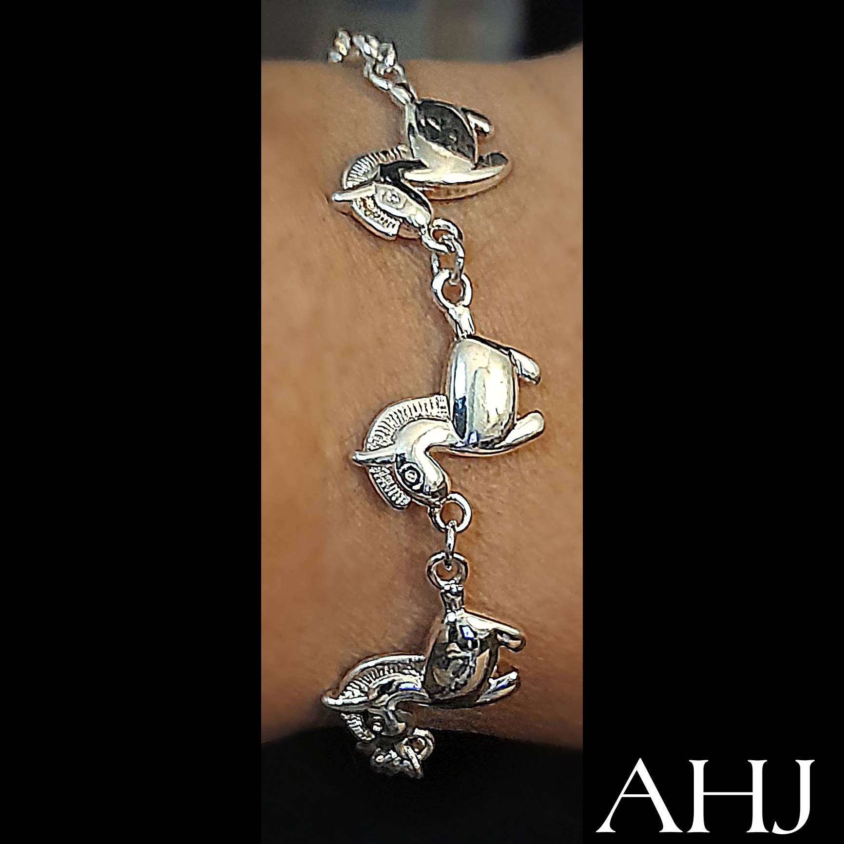 YFN Mädchen Und Pferd Halskette Für Mädchen Sterling Silber Pferdeschmuck Pferd Geschenke Für Frauen (Gold Horse Halskette Mit Abalone Shell