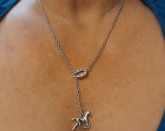 Pull thru horseshoe horse silver necklace