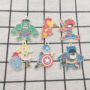 10/12 Stück Emaille Film Charme Cartoon Charme Schmuck Accessoires Armband Charme Halskette Charme Ohrring Anhänger Bastelzubehör vergoldet
