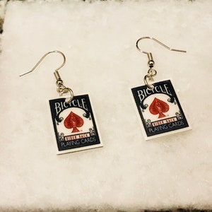 Pendientes de playing Cards (pendientes rummy, joyas de baraja de cartas, pendientes de 4 reinas, pendientes en miniatura)