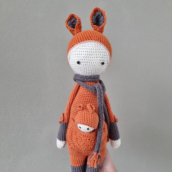 Kira la canguro con bebé, Lalylala, naranja, gris oscuro, blanco, ganchillo, peluche, muñeca de ganchillo, hecho a mano