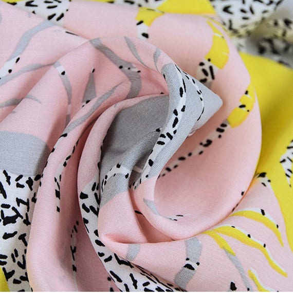 Pink Print Linen Fabric: Breathable Clothing Fabric