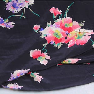 Tessuto di cotone e seta floreale, tessuto da cucito retrò tagliato su misura