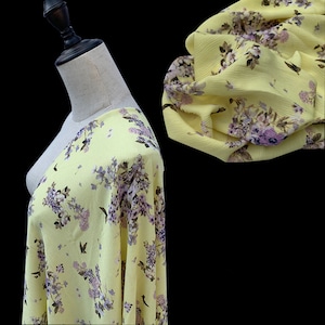 Gele chiffon stof met bloemen, rimpel chiffon, zomer weefsel, partij leveringen op maat gesneden