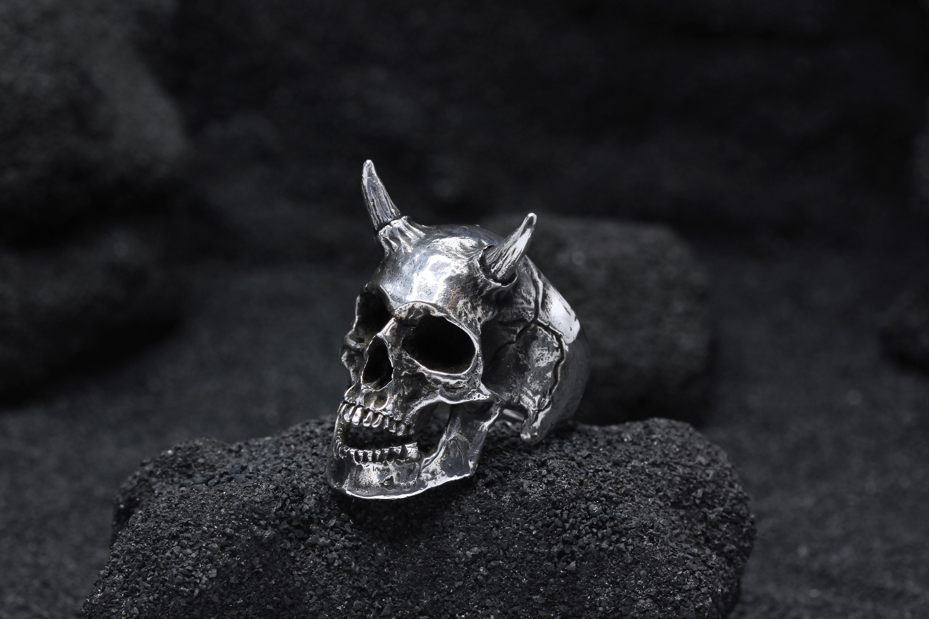 Devil skull ring best sale